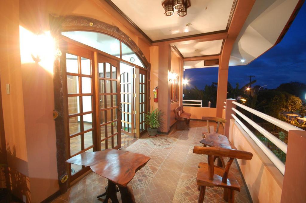 J-Lais Balai Turista - Pensionne House Puerto Princesa Exteriör bild