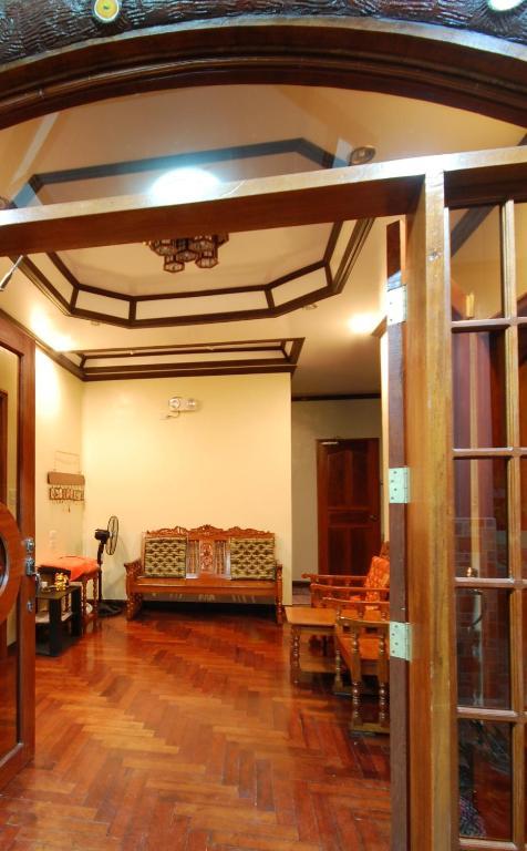 J-Lais Balai Turista - Pensionne House Puerto Princesa Exteriör bild
